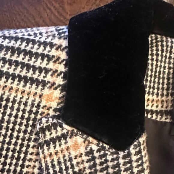 Smythe Houndstooth Blazer with Black Velvet Collar and Gold Buttons - Picture 7 of 9